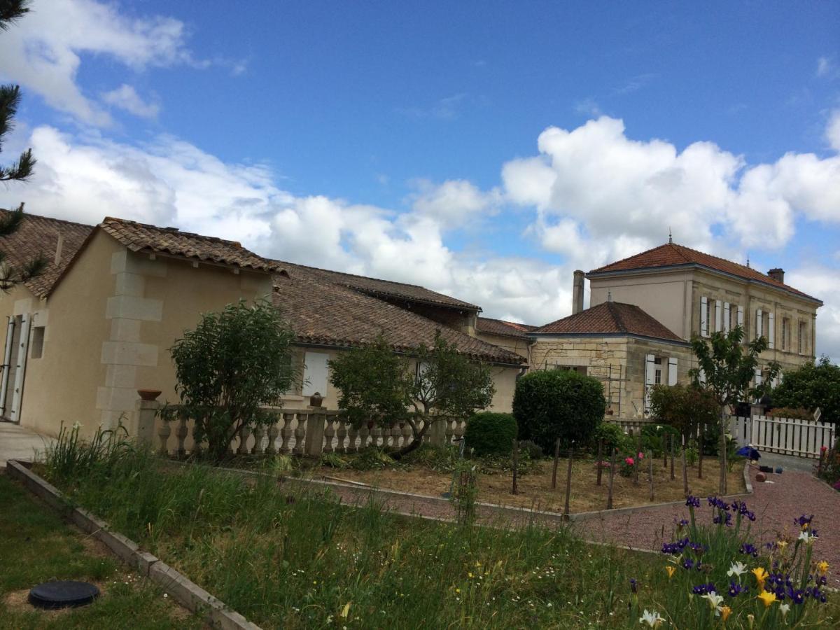 לינה וארוחת בוקר Pugnac Chateau Couchebout מראה חיצוני תמונה