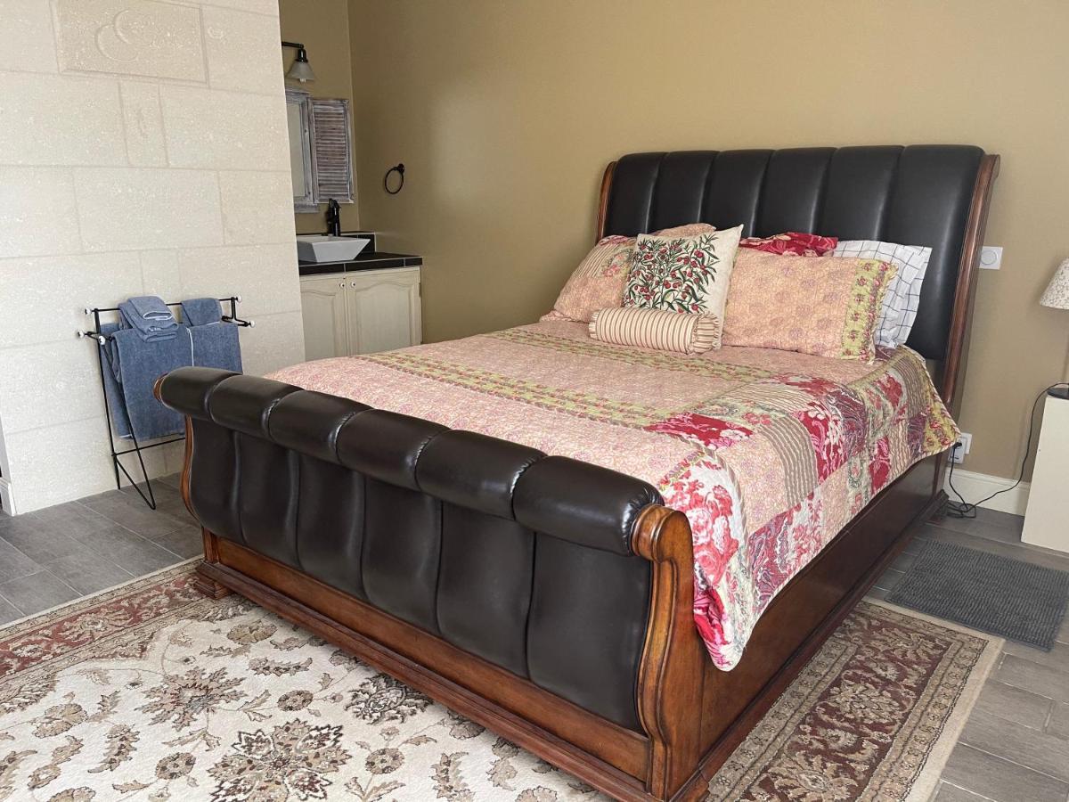 לינה וארוחת בוקר Pugnac Chateau Couchebout מראה חיצוני תמונה